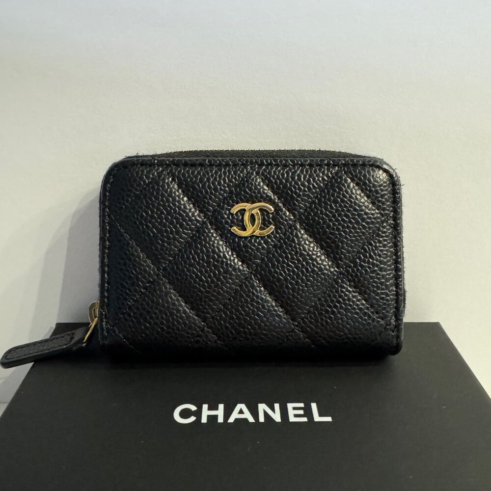 CHANEL - Classic Zipped Coin Purse (black w/gold)
